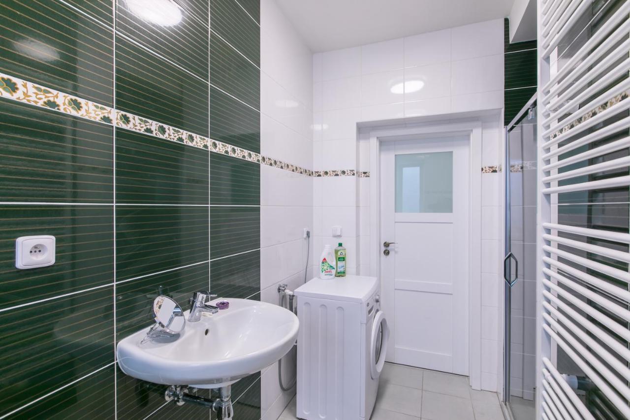Cozy Apartment In Quiet Courtyard Near Charles Bridge Πράγα Εξωτερικό φωτογραφία