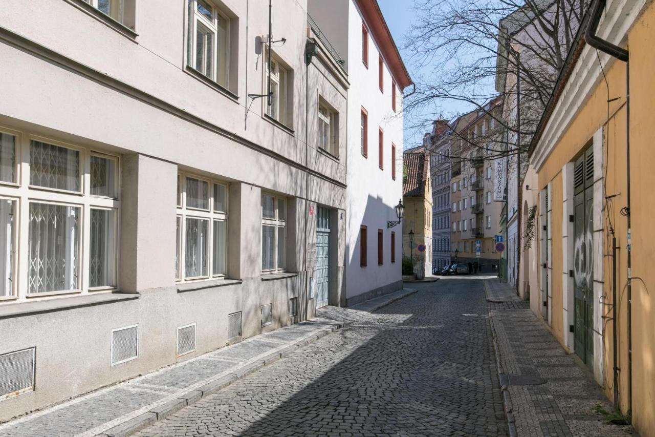 Cozy Apartment In Quiet Courtyard Near Charles Bridge Πράγα Εξωτερικό φωτογραφία